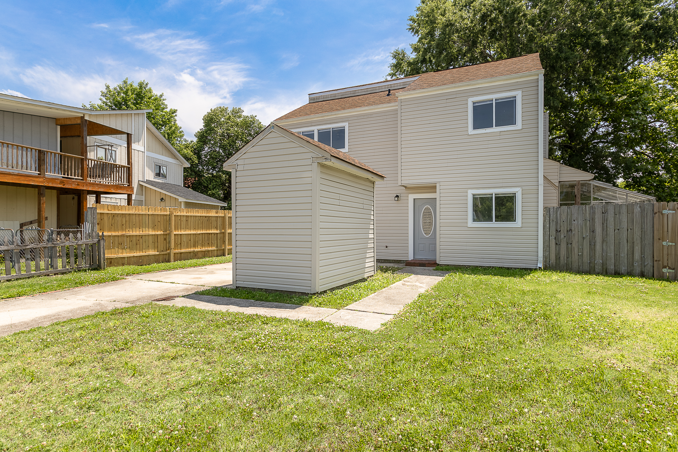 220 West Saltwood Place
